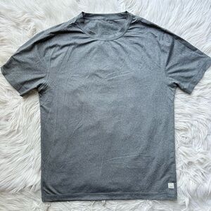 Vuori performance tee shirt lightweight gym workout heather gray short sleeve